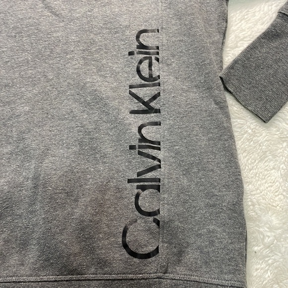 Calvin Klein Performance Sweatshirt - Picture 2 of 7